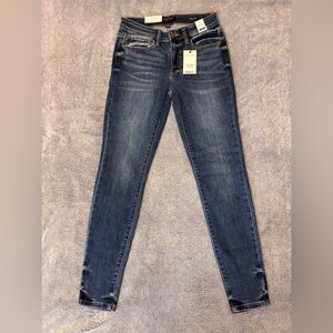 Judy Blue Mid Rise Medium Wash Skinny Jeans NWT Size 26
